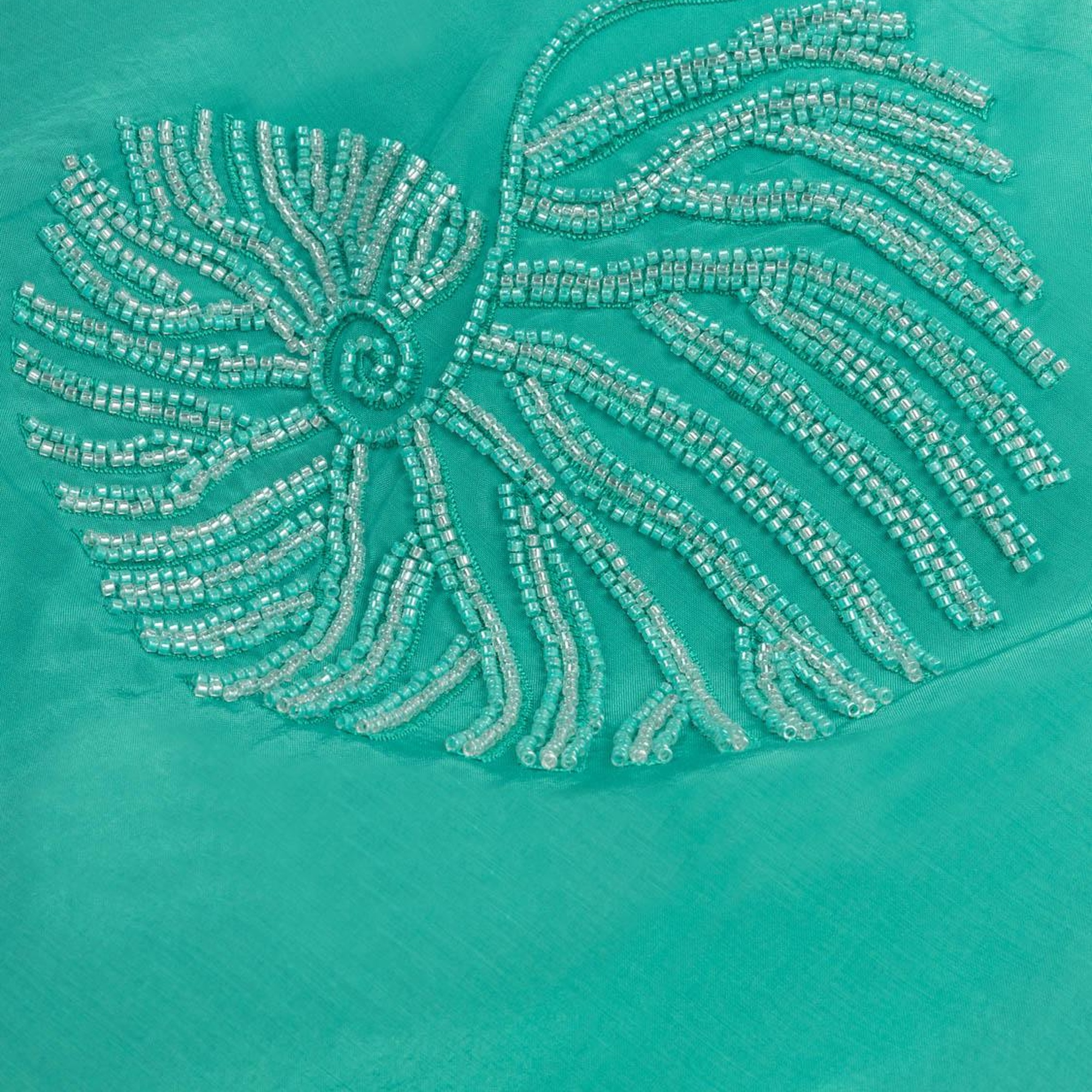 Boncuk İşlemeli Gömlek