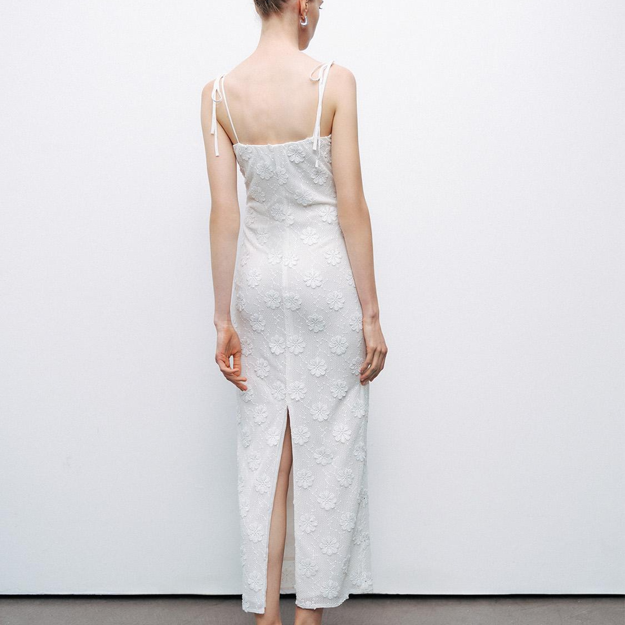 Taşlı Brodeli Elbise