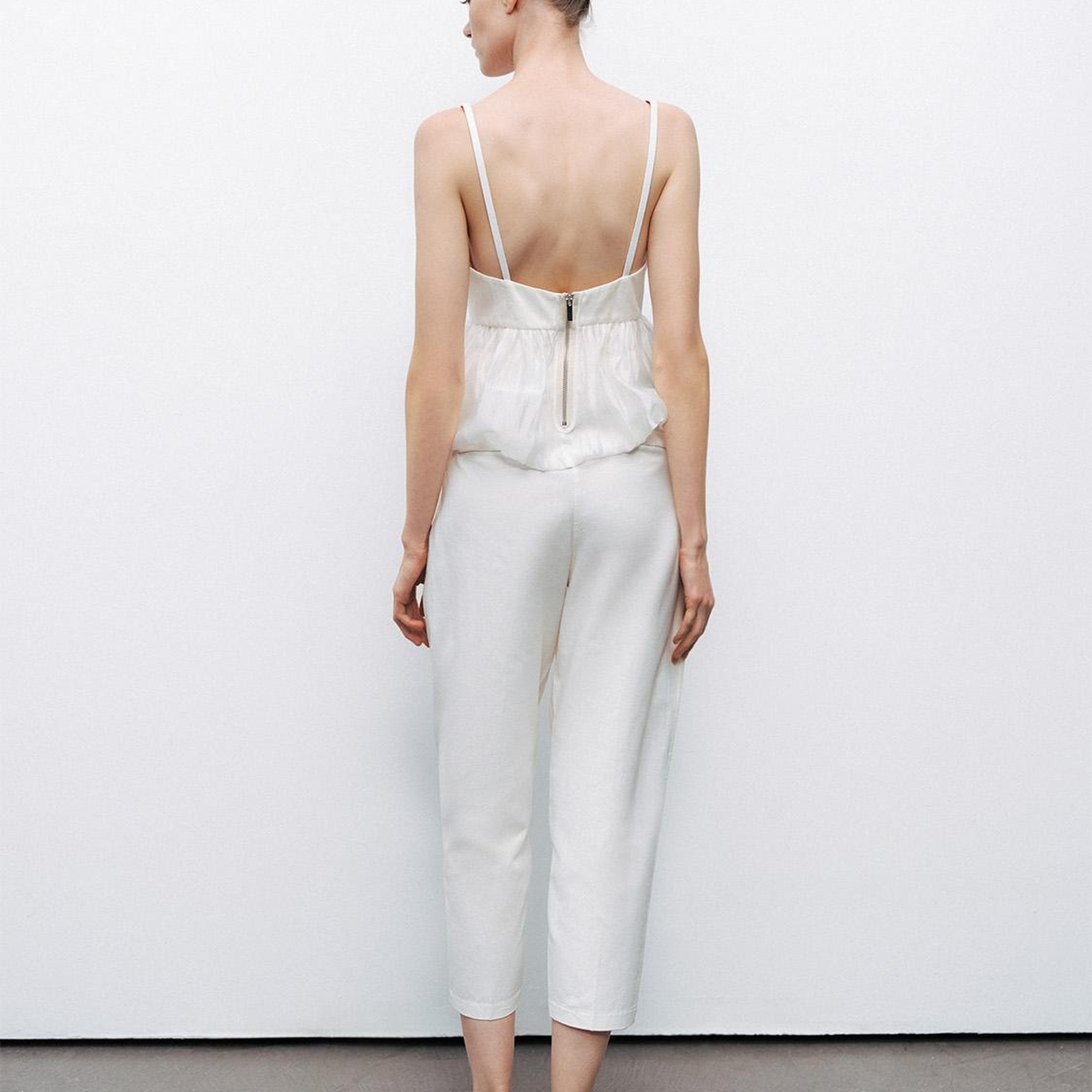 Kemer Askı Detaylı Bluz