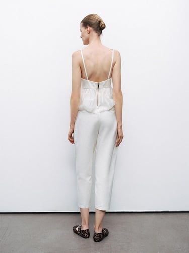  Kemer Askı Detaylı Bluz