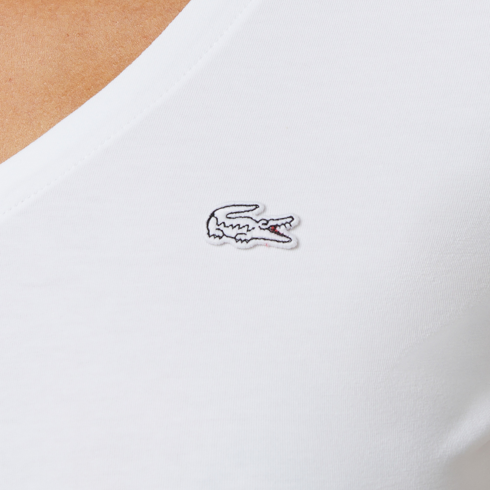 Lacoste Kadın Slim Fit V Yaka Beyaz T-Shirt