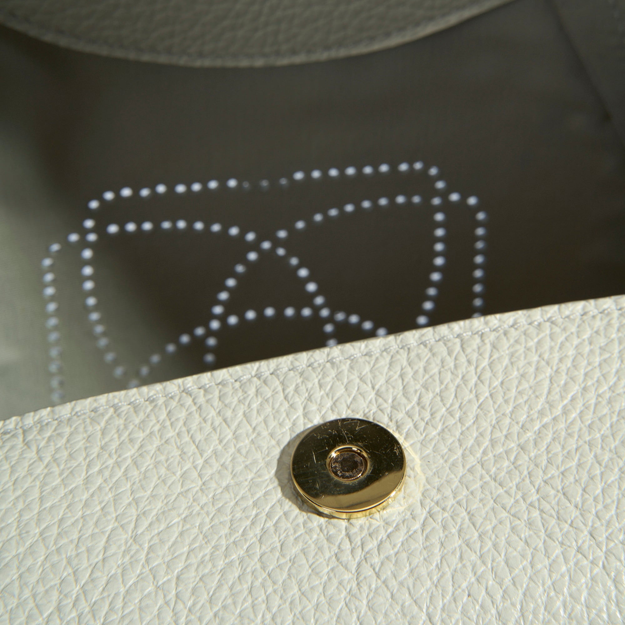 Kadın Beyaz Logo Baskılı Deri Omuz Çantası