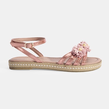  Kadın Pembe Ayarlanabilir Tokalı Çiçek Detaylı Metalik Deri Sandalet