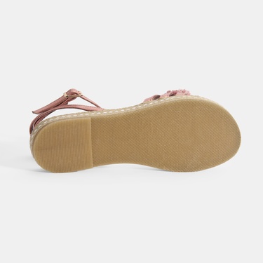  Kadın Pembe Ayarlanabilir Tokalı Çiçek Detaylı Metalik Deri Sandalet