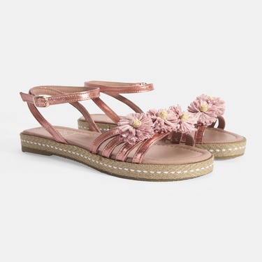  Kadın Pembe Ayarlanabilir Tokalı Çiçek Detaylı Metalik Deri Sandalet