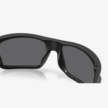  Oakley OO9486 Erkek Siyah Güneş Gözlüğü