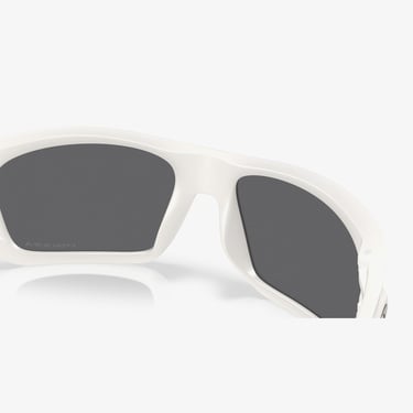  Oakley OO9486 Erkek Beyaz Güneş Gözlüğü