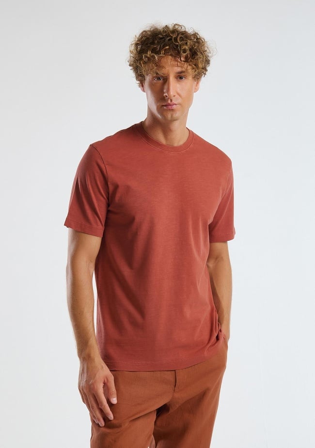  Erkek Tuğla Kırmızısı %100 Koton Bisiklet Yaka Slub T-Shirt