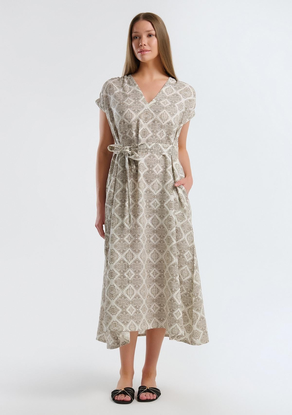  Kadın Beyaz Mix %100 Keten Desenli V Yaka Cepli Uzun Elbise