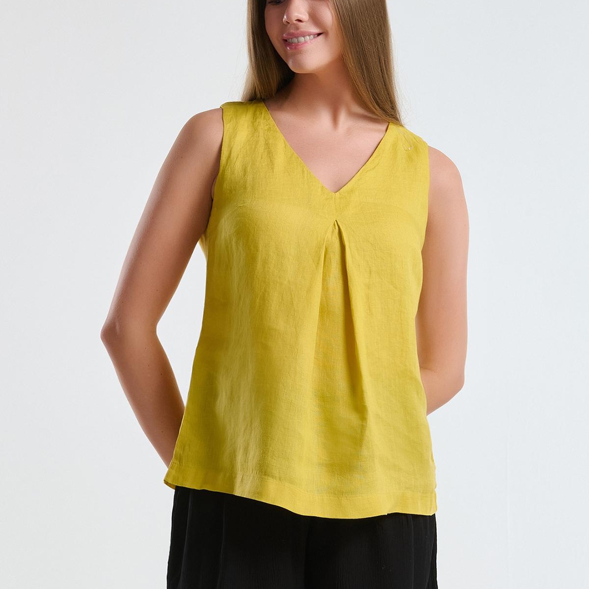 Kadın Sarı %100 Keten V Yaka Kolsuz Geniş Kesim Bluz