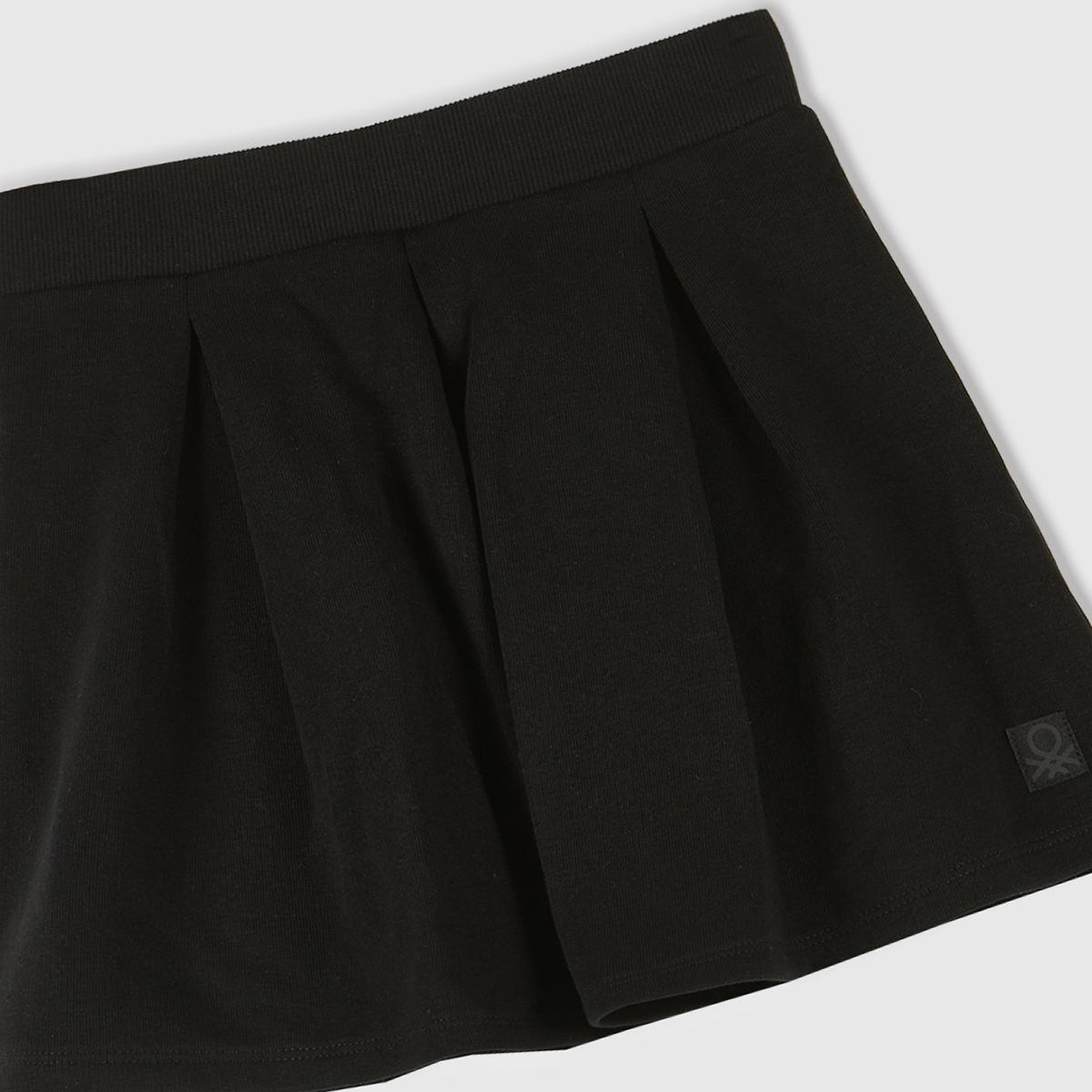 Kız Çocuk Siyah Logo Etiketli Pileli Bel Bantlı Etek