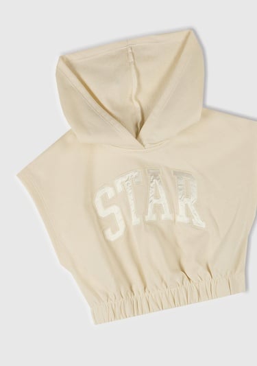  Kız Çocuk Ekru Önü Aplikeli Nakış Detaylı Kolsuz Kapüşonlu Sweatshirt