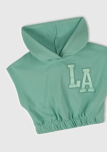  Kız Çocuk Su Yeşili Önü Aplikeli Nakış Detaylı Kolsuz Kapüşonlu Sweatshirt