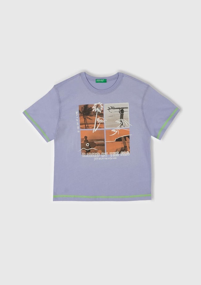  Erkek Çocuk Mor Fotoğraf Baskılı Kabartma Detaylı Kontrastlı T-Shirt