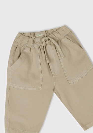  Bebek Ekru Logo Detaylı Beli Lastikli Büzgü İpli Yama Cepli Pantolon