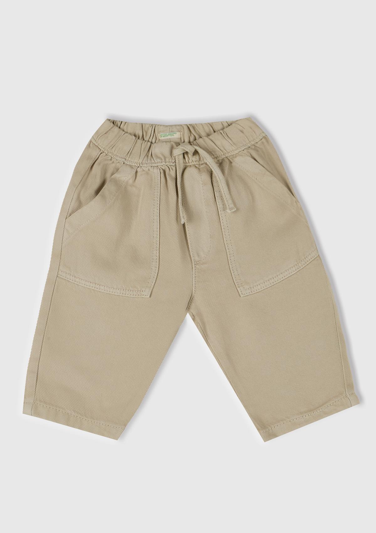  Bebek Ekru Logo Detaylı Beli Lastikli Büzgü İpli Yama Cepli Pantolon