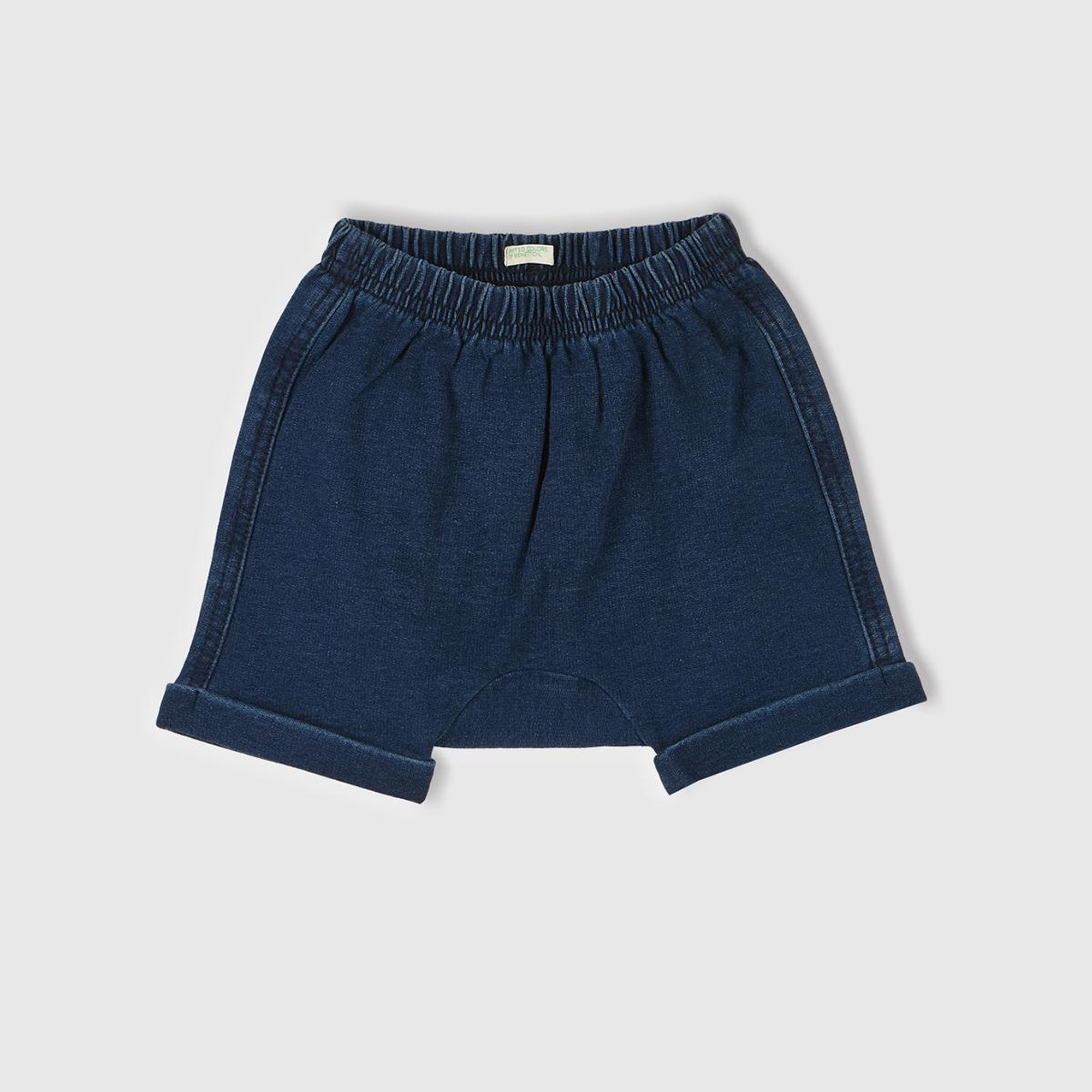 Bebek Koyu Denim Arkası Nakışlı ve Aplike Kulaklı Beli Lastikli Denim Şort