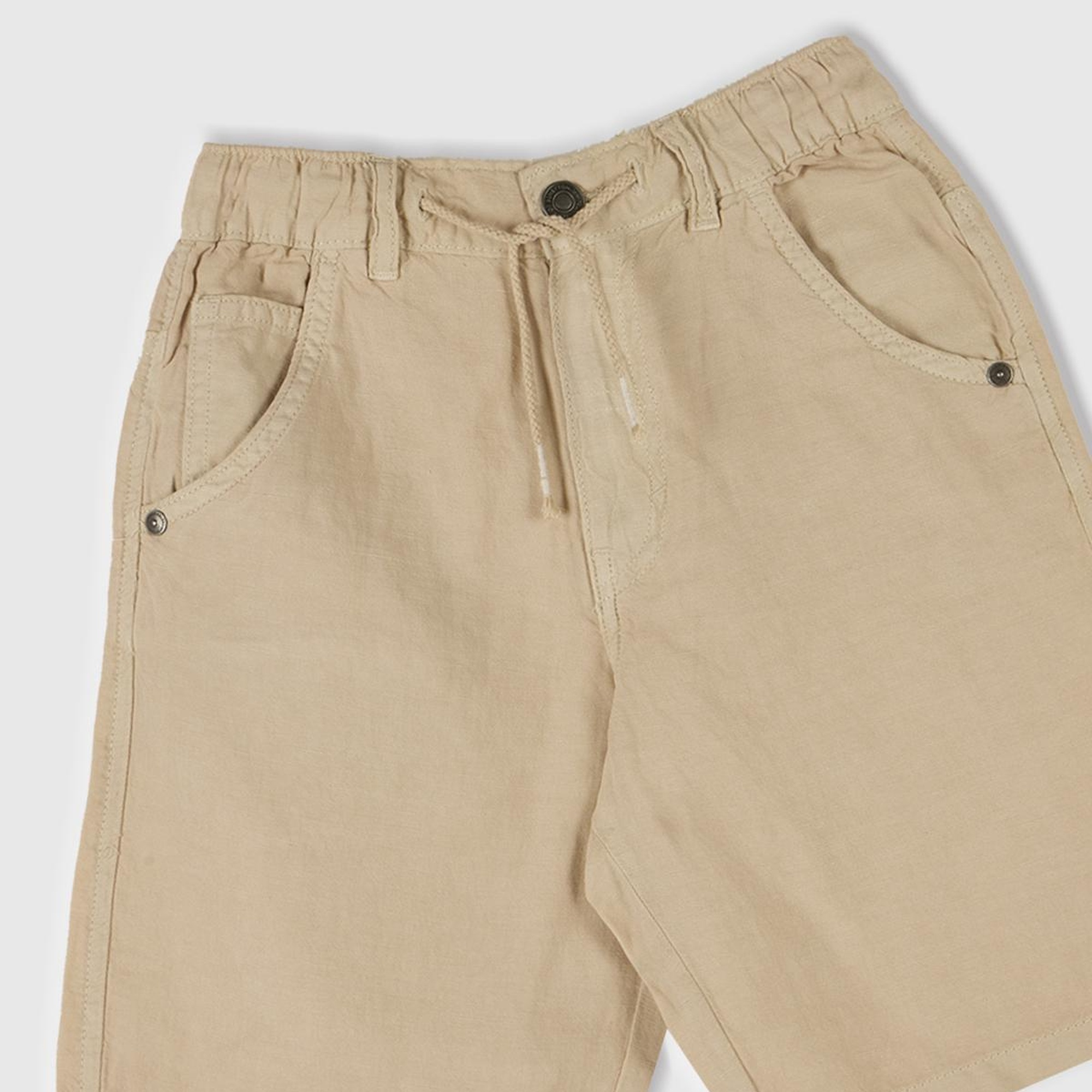 Erkek Çocuk Bej Liyosel ve Keten Karışımlı Büzgü İpli Cepli Bermuda Şort