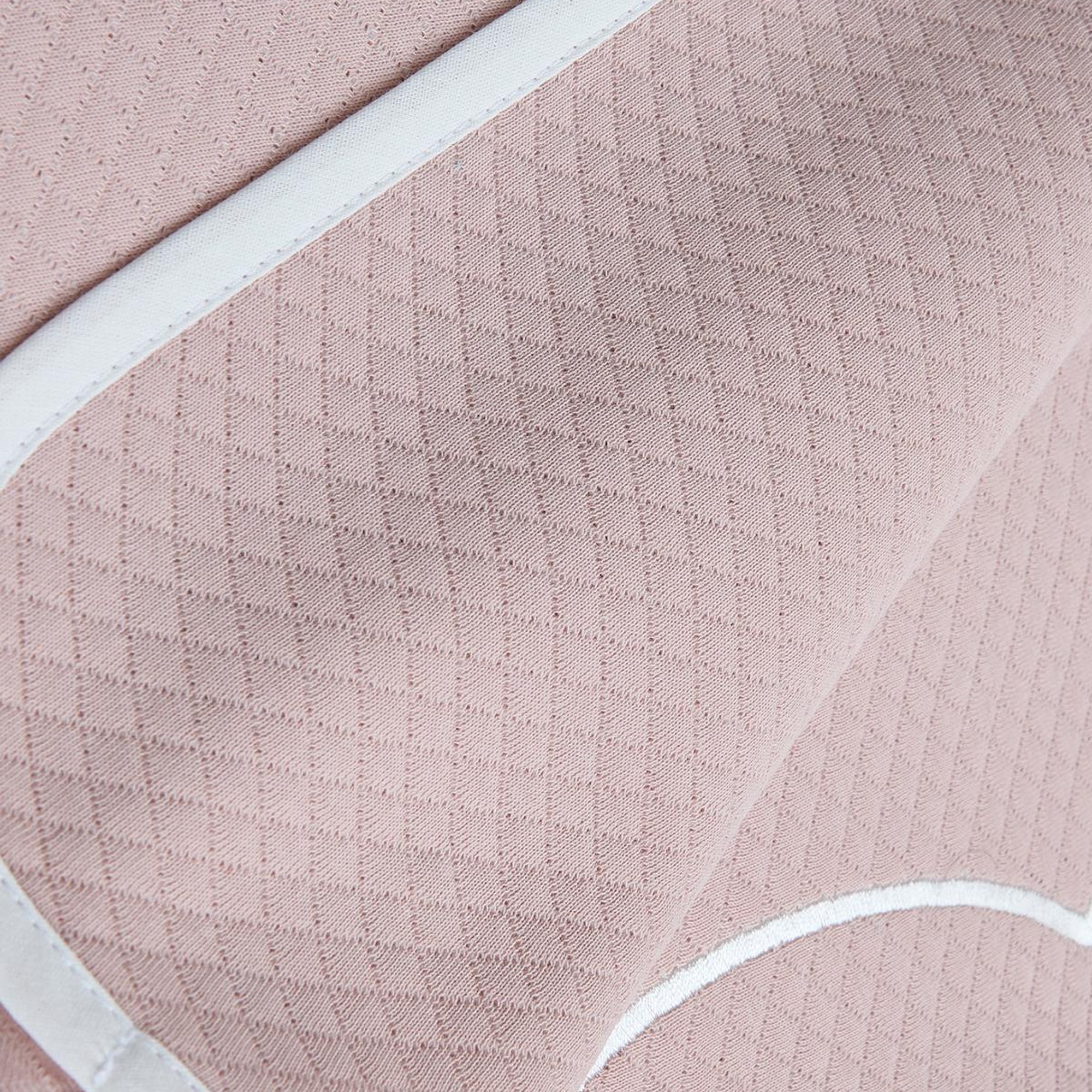 Bebek Toz Pembe Grafik İşlemeli Battaniye