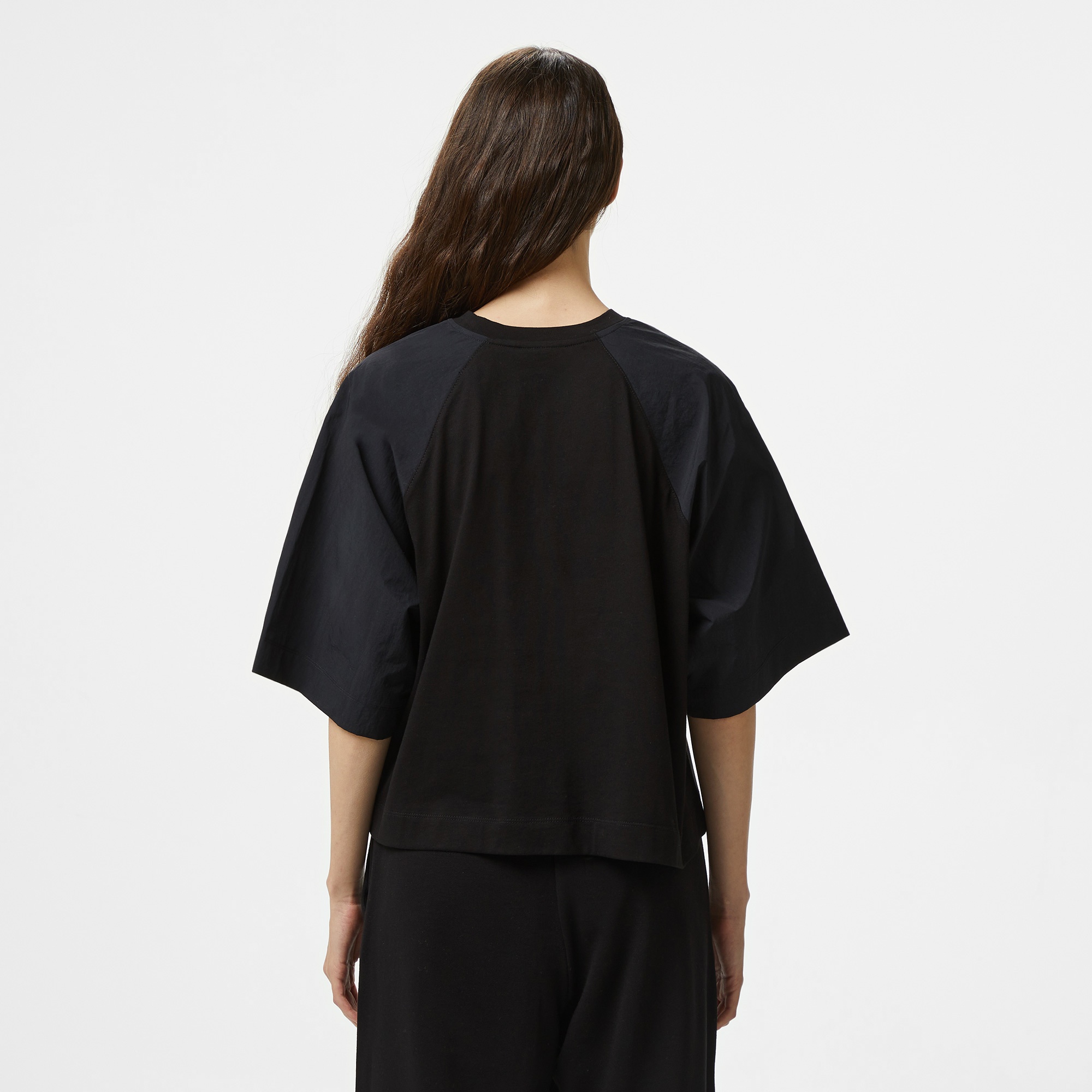 Emporio Armani Raglan Bloklu Kadın Siyah Crop T-Shirt