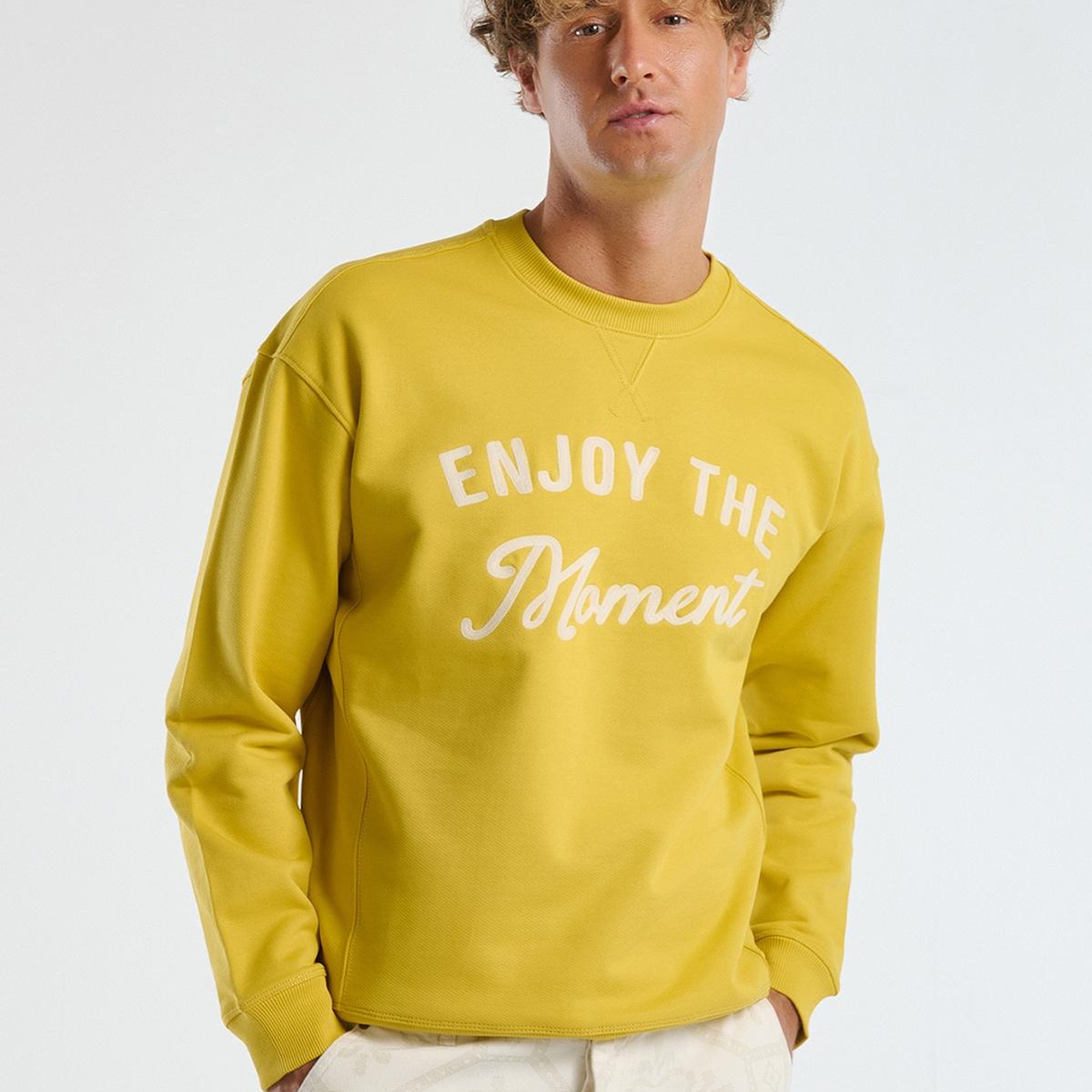 Erkek Sarı Pamuk Karışımlı Önü Yazı Baskılı Relax Fit Sweatshirt