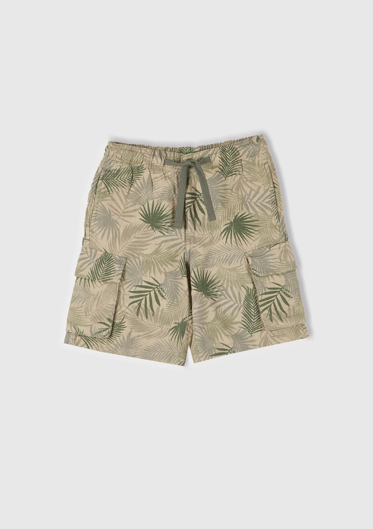  Erkek Çocuk Desenli Tamamı Desenli Büzgü İpli Kapak Cep Detaylı Bermuda Şort