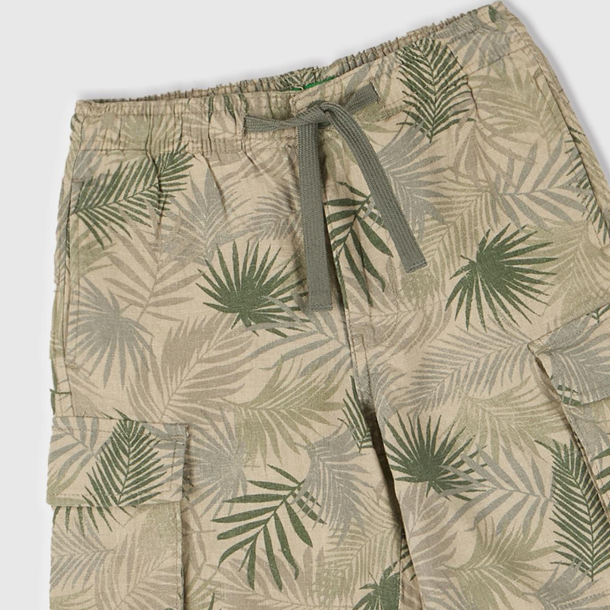 Erkek Çocuk Desenli Tamamı Desenli Büzgü İpli Kapak Cep Detaylı Bermuda Şort