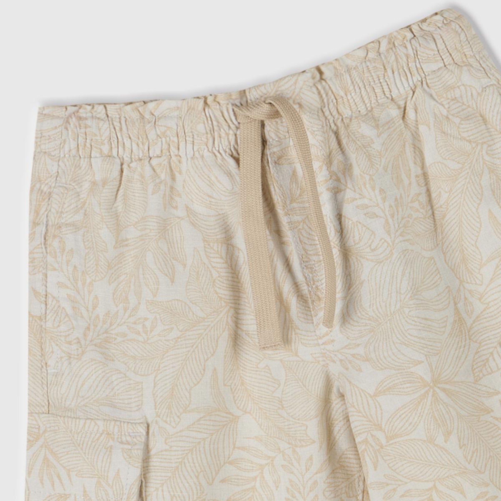 Erkek Çocuk Ekru Keten Karışımlı Tamamı Desenli Büzgü İpli Yanları Cepli Şort