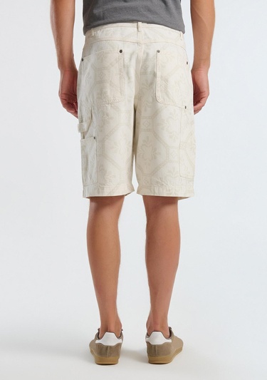  Erkek Beyaz %100 Koton Desenli Regular Fit Bermuda Şort