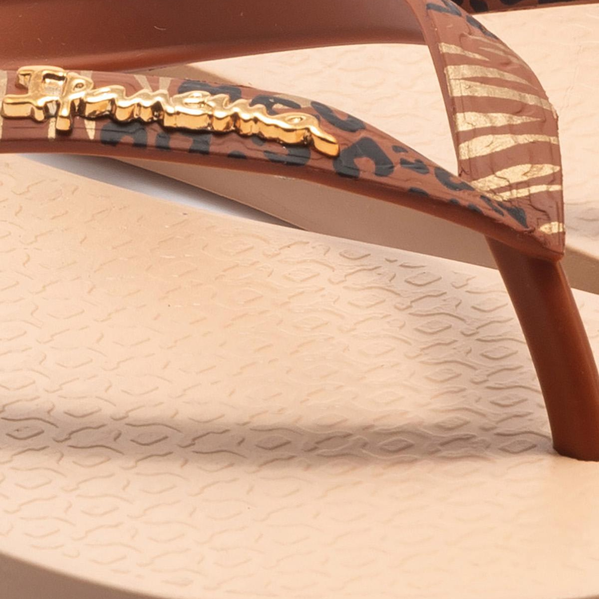 Duna Kadın Parmak Arası Terlik Bej 35/42