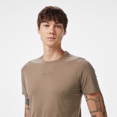  Guess Classic Erkek Kahverengi T-Shirt