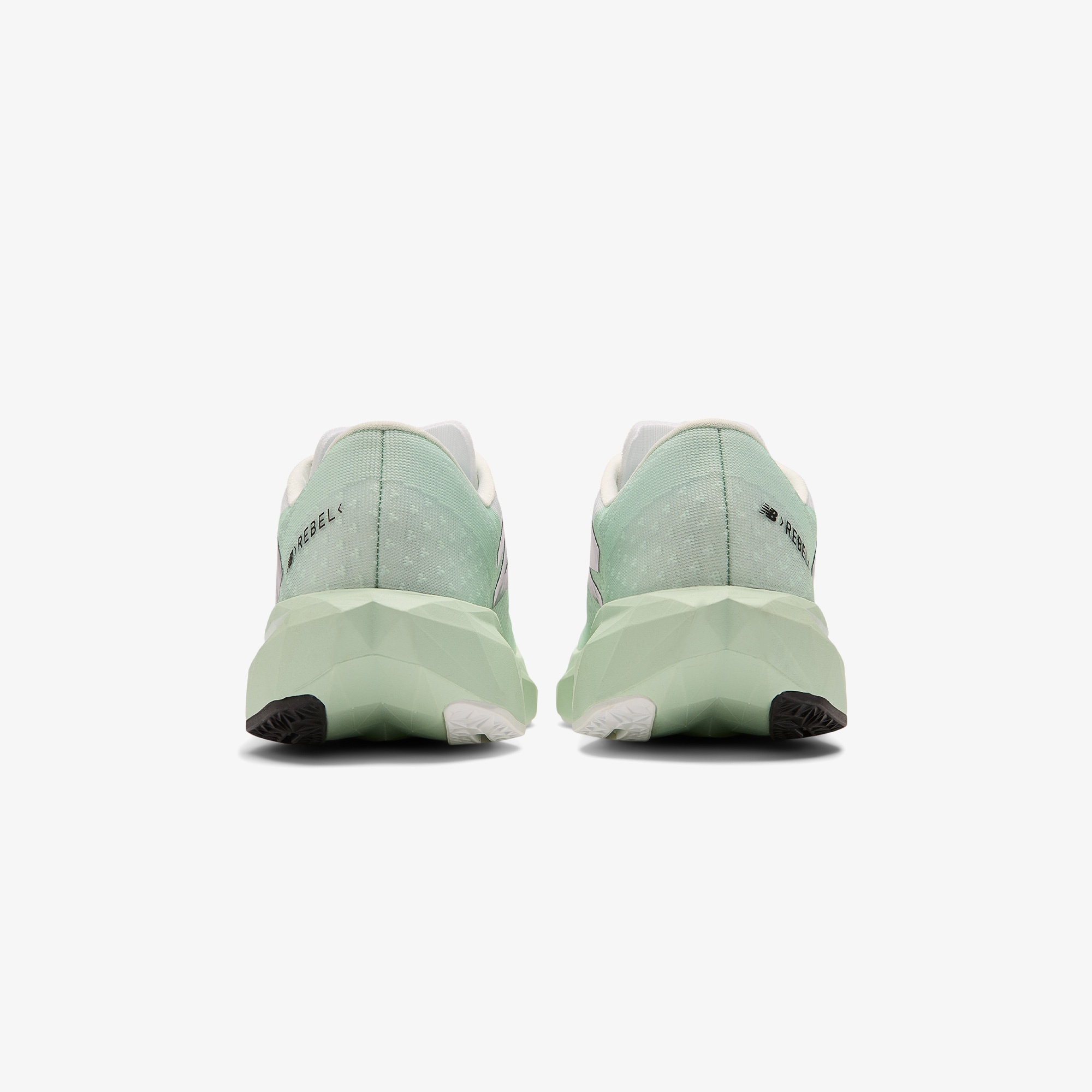 New Balance Fuelcell Rebel V4 Kadın Krem Koşu Ayakkabısı