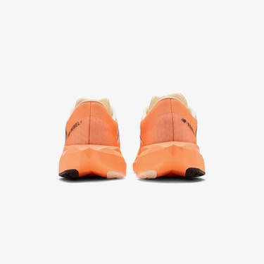  New Balance Rebel V4 Erkek Krem Koşu Ayakkabısı