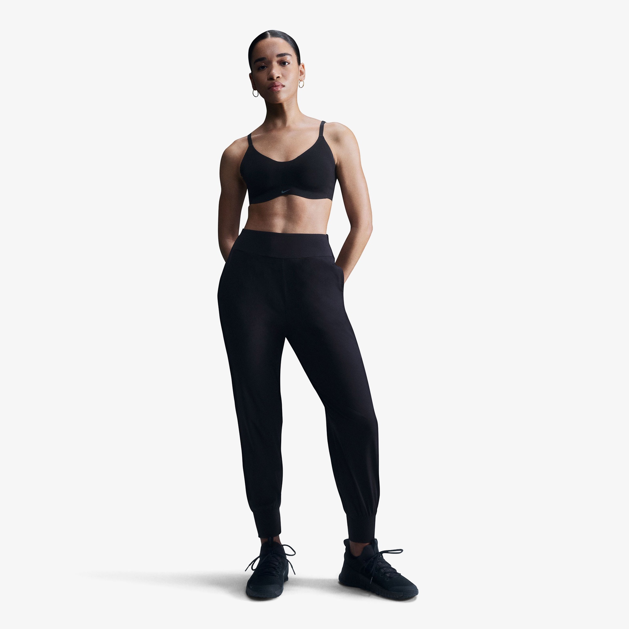 Nike Alate Minimalist Kadın Siyah Bra