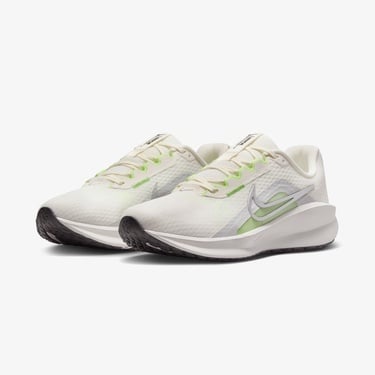  Nike Downshifter 13 Kadın Krem Rengi Koşu Ayakkabısı