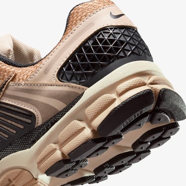  Nike Zoom Vomero 5 Kadın Bej Spor Ayakkabı