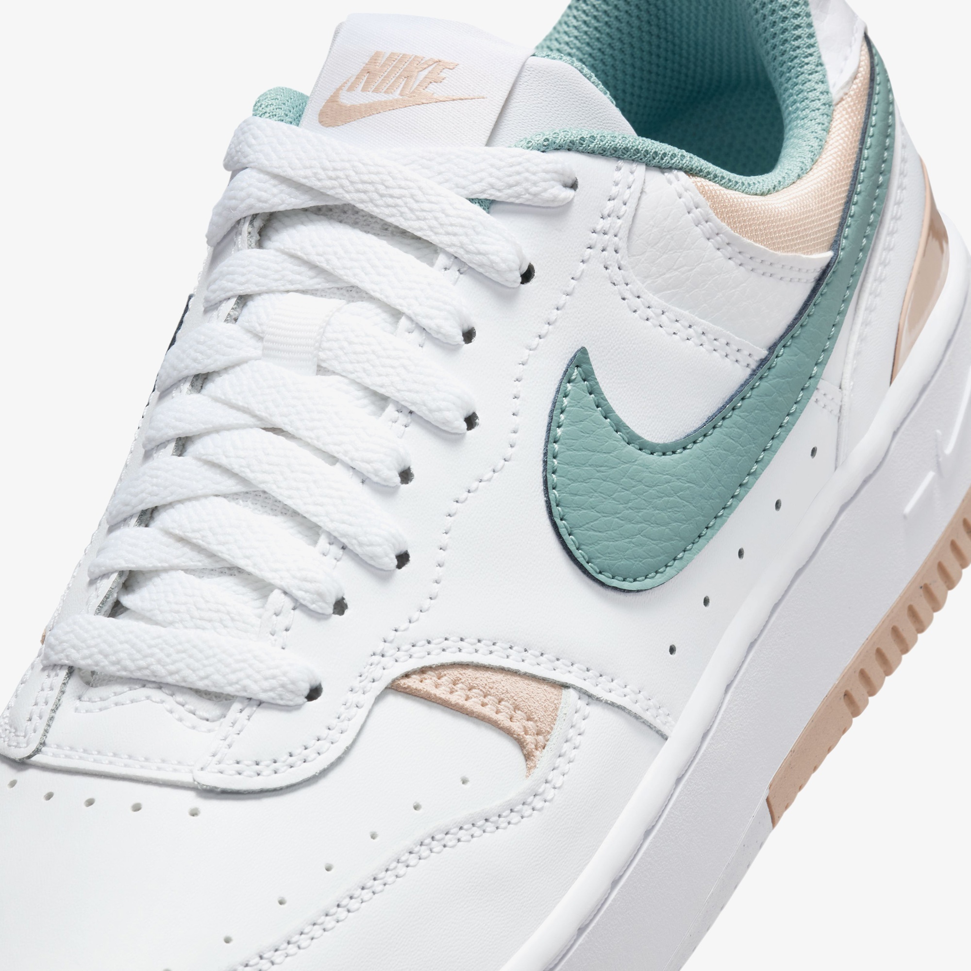 Nike Gamma Force Kadın Beyaz Spor Ayakkabı