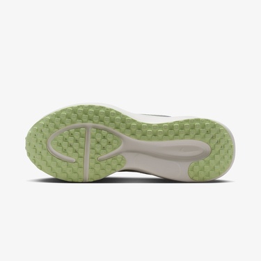  Nike Revolution 8 Kadın Beyaz Koşu Ayakkabısı