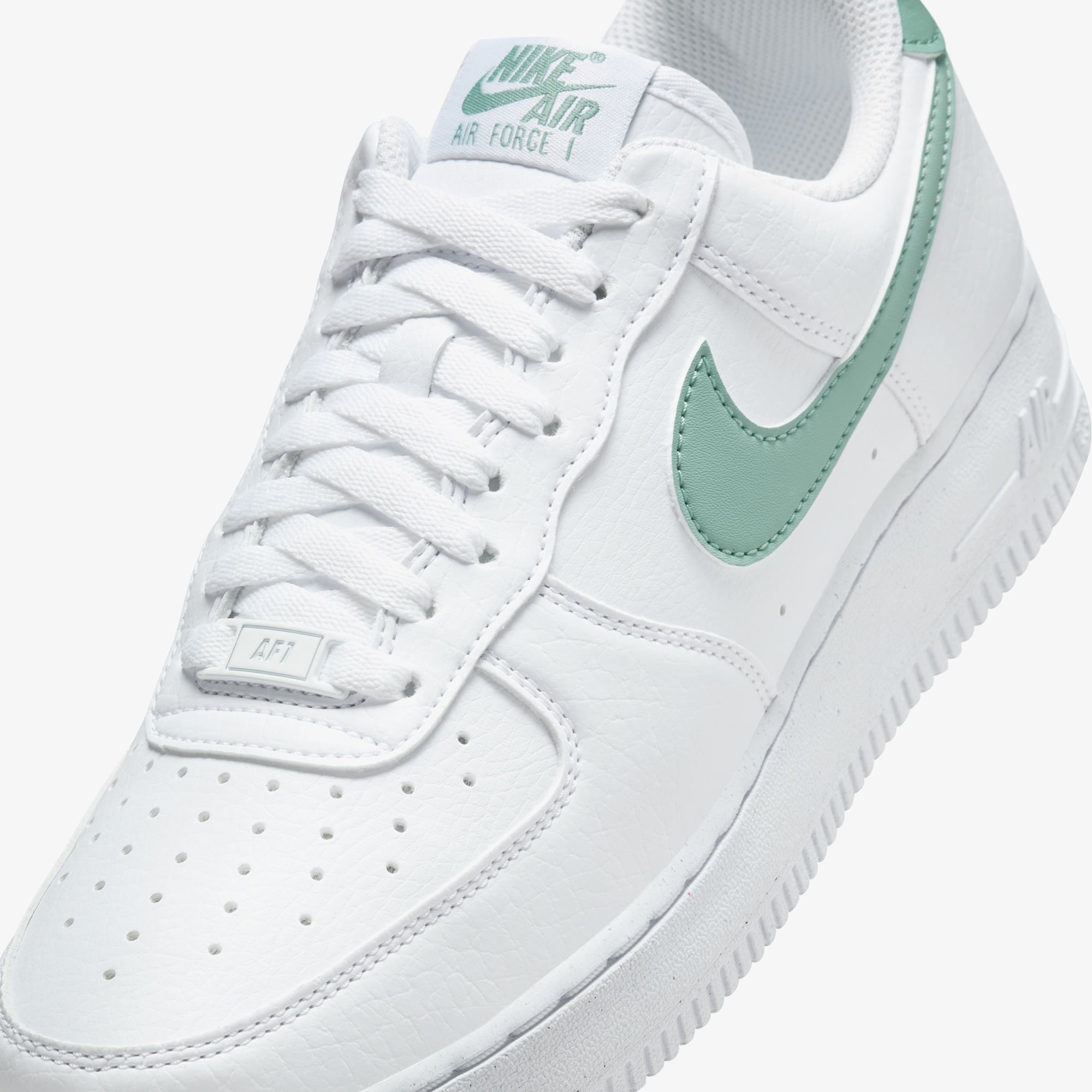 Nike Air Force 1 '07 Next Nature Kadın Beyaz Spor Ayakkabı