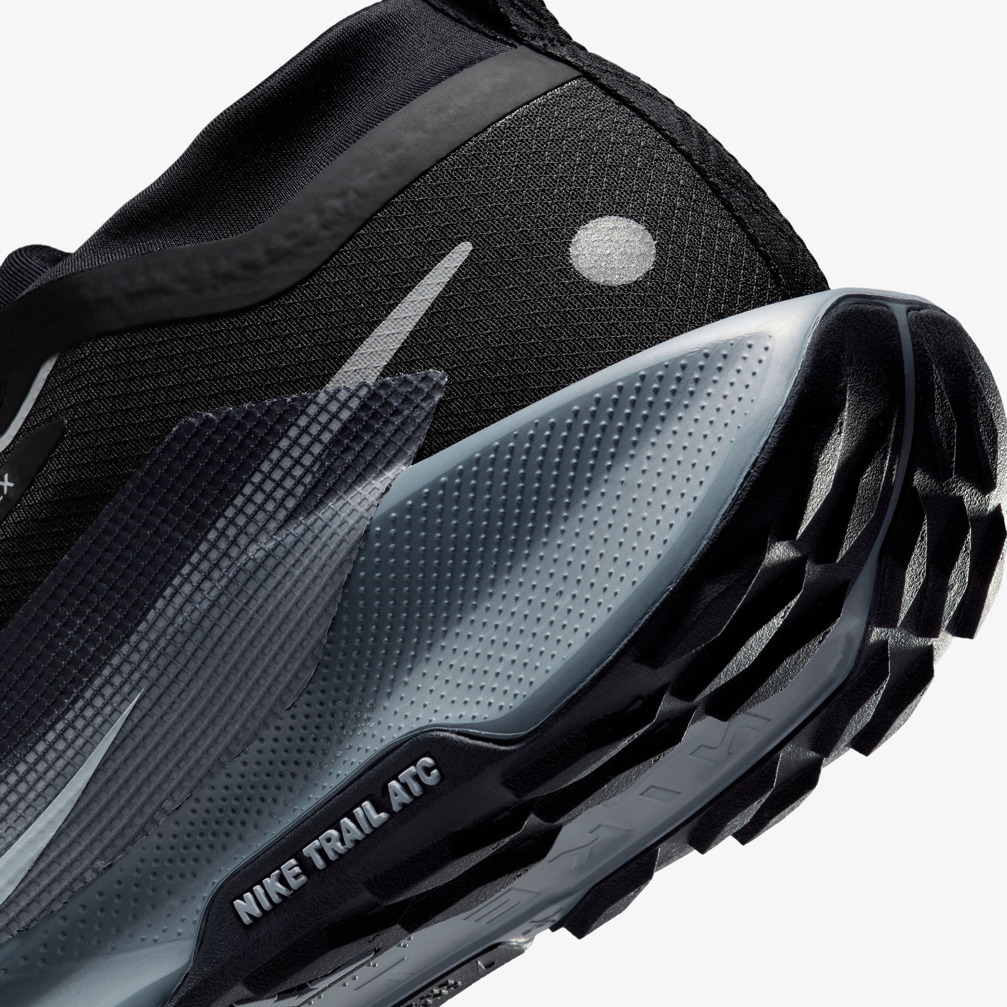 Nike Pegasus Trail 5 Gore-Tex Erkek Siyah Koşu Ayakkabısı