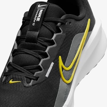  Nike Downshifter 13 Erkek Siyah Koşu Ayakkabısı