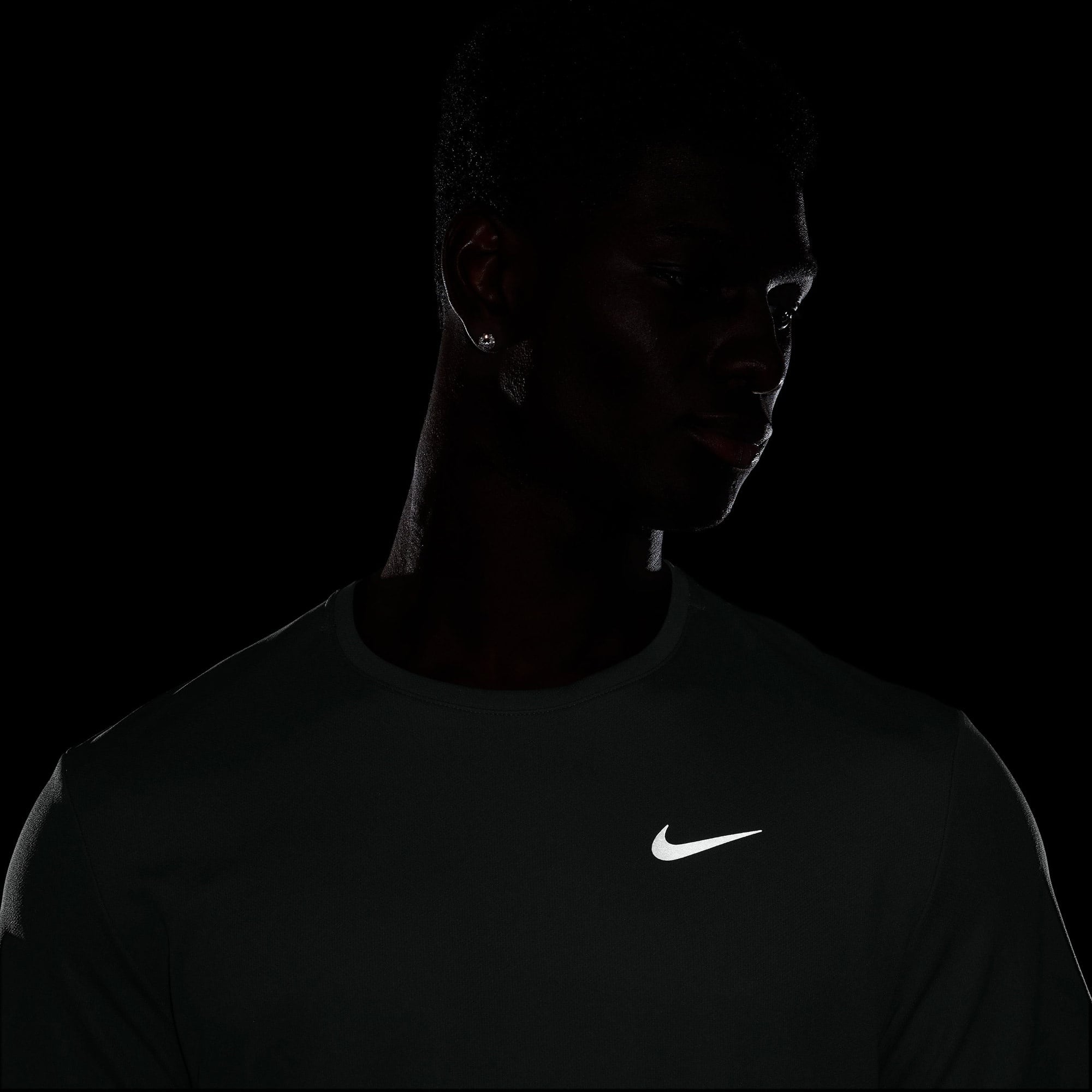 Nike Dri-Fit Miler Erkek Yeşil T-Shirt