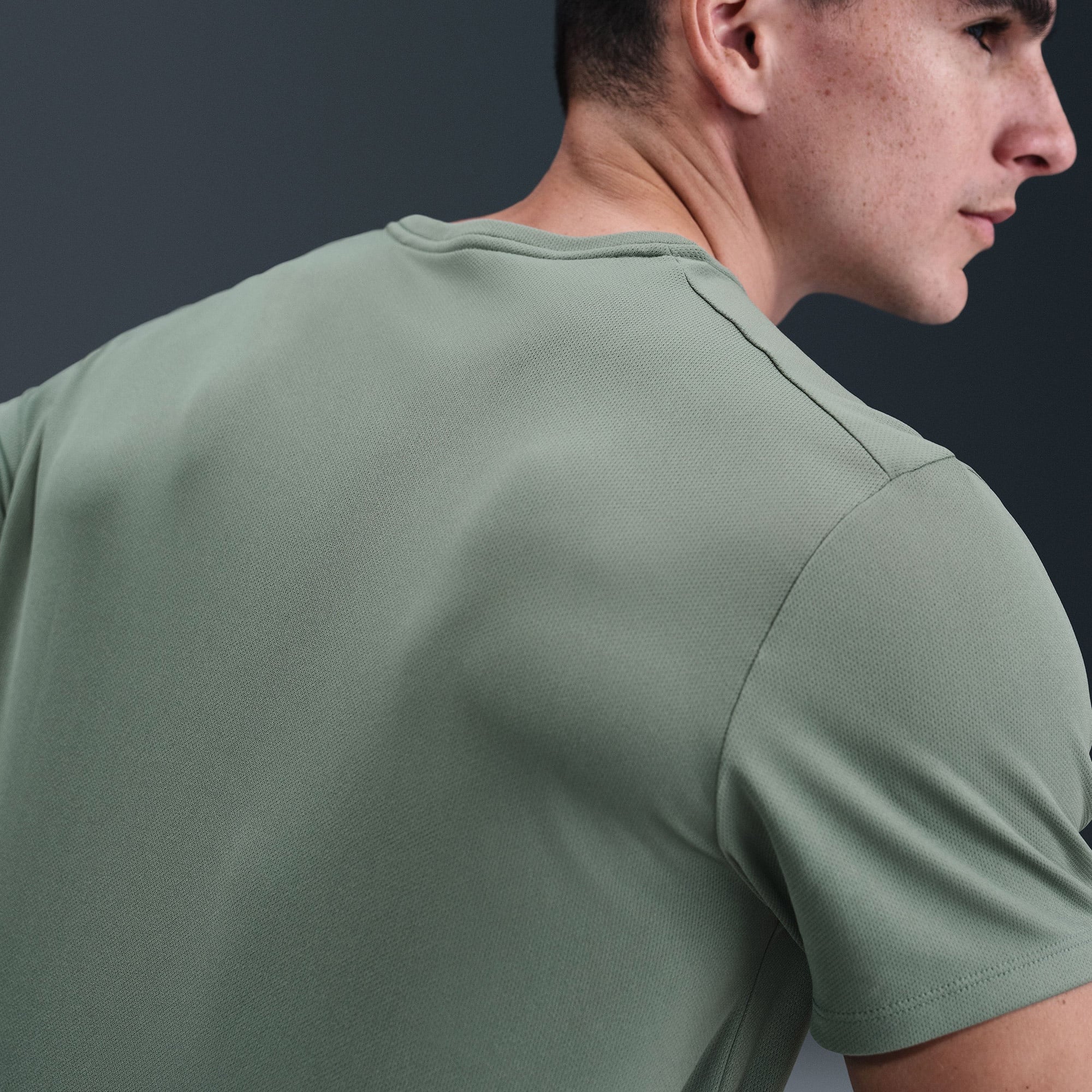 Nike Dri-Fit Miler Erkek Yeşil T-Shirt