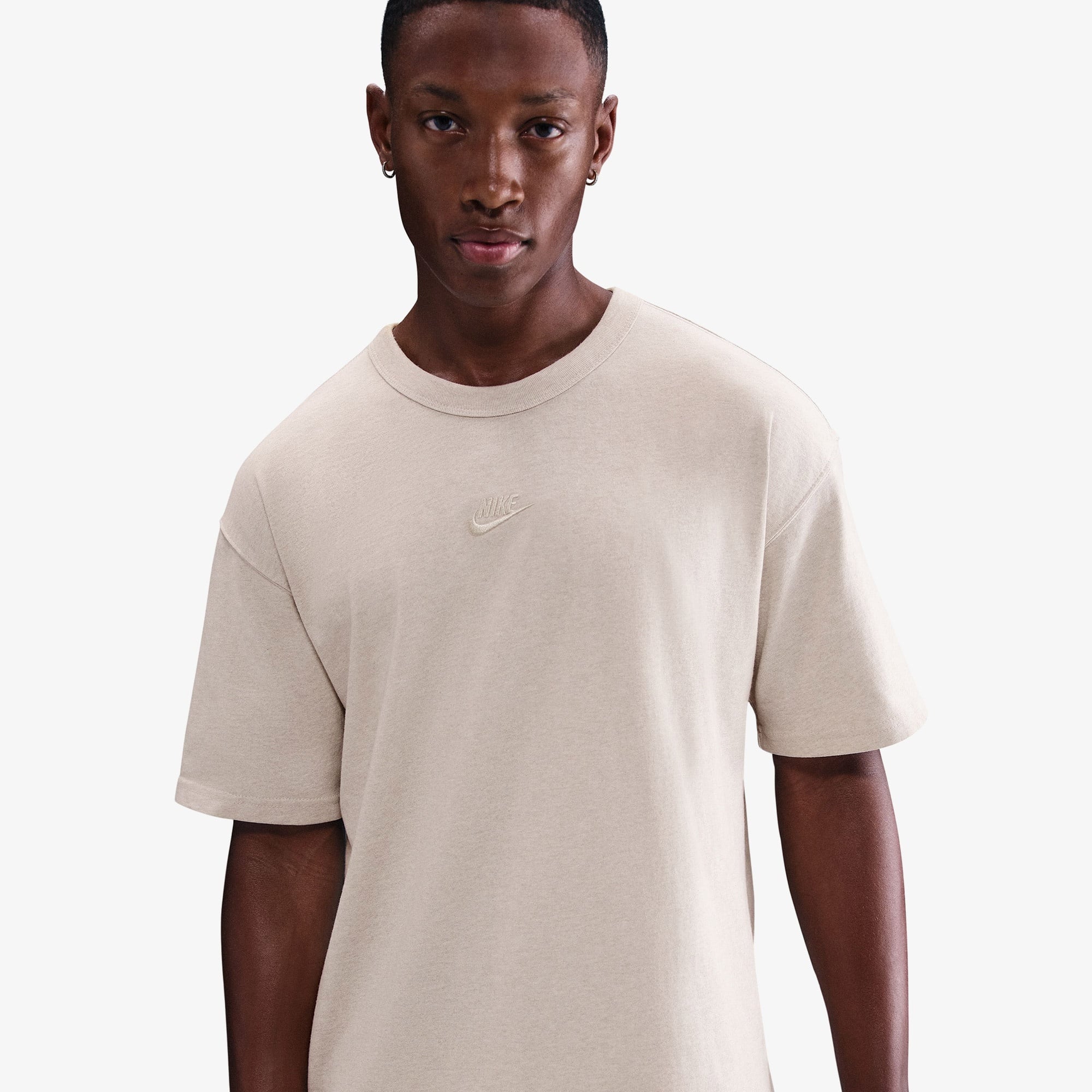Nike Sportswear Premium Essentials Erkek Krem Rengi T-Shirt