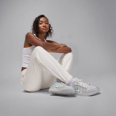  Jordan Air 1 Low SE Kadın Gri Spor Ayakkabı