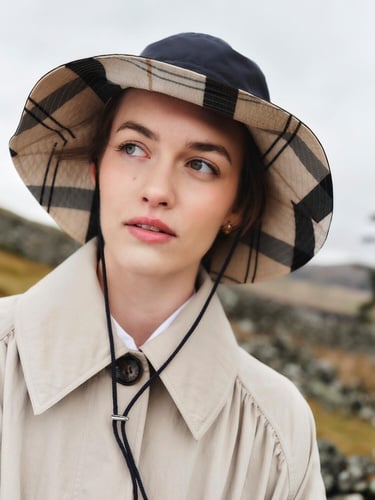  Barbour Darla Showerproof Bucket Şapka