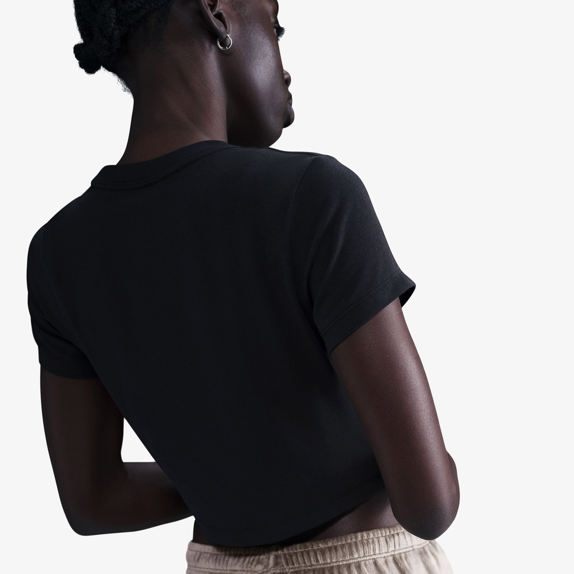 Nike Sportswear Chill Knit Kadın Siyah Crop T-Shirt