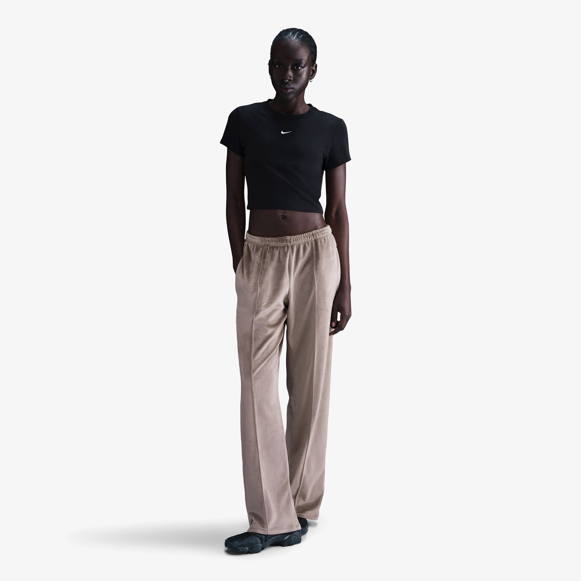 Nike Sportswear Chill Knit Kadın Siyah Crop T-Shirt