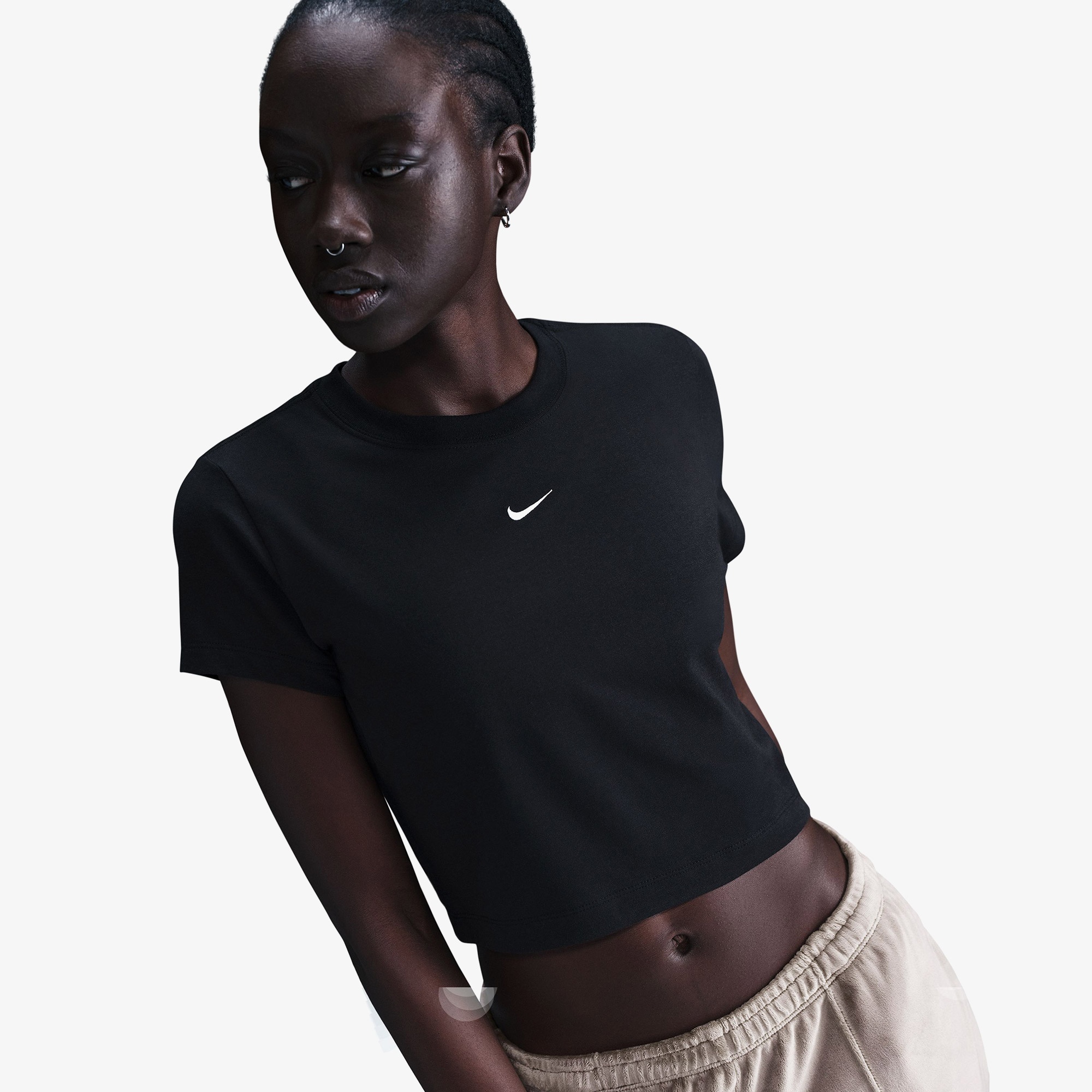 Nike Sportswear Chill Knit Kadın Siyah Crop T-Shirt