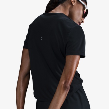  Nike Tempo Dri-Fit Kadın Siyah T-Shirt
